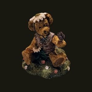 Daisy Bear Figurine